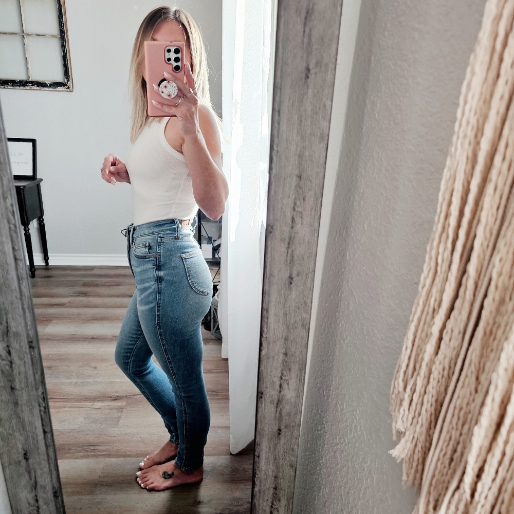 Still available, contact me - Judy Blue Light Wash Skinnies - Picture 7 of 14